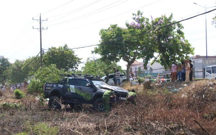 Bình Dương: Nghi vấn hai ô tô đua tốc độ gây tai nạn liên hoàn, người đàn ông bán dưa bên đường bị tông tử vong