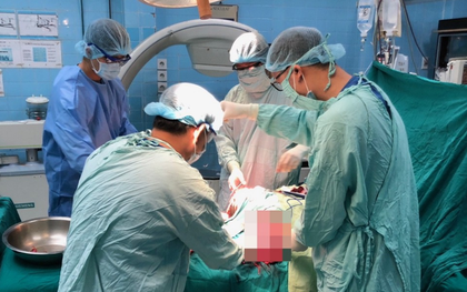 Tai nạn kinh hoàng: Ngã vào máy ép giấy đang hoạt động, nam thanh niên 24 tuổi bị đứt lìa hai đùi