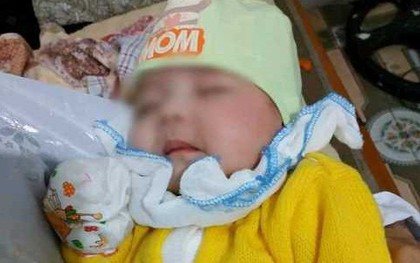 Bé gái 2 tháng tuổi bị bỏ rơi ven đường kèm lá thư “ai nhặt được nuôi giúp tôi”