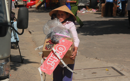 Chung cư bị nghiêng 45cm giữa trung tâm Sài Gòn, hàng trăm người dân khốn khổ chuyển nhà ngày cận Tết