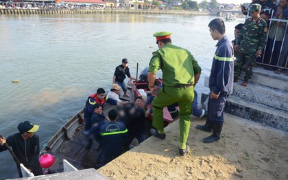 Vụ ô tô chở cả gia đình lao xuống sông khi tham quan Hội An: Vớt được thi thể người vợ