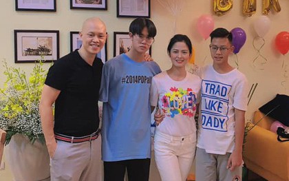 Cô Hạnh bán hoa “Về nhà đi con” lần đầu khoe ảnh bên chồng cũ, vui vẻ tái ngộ sau ly hôn