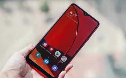Trên tay Galaxy A20s đỏ chót: Bản nâng cấp “nhẹ”, thêm camera, màn hình LCD, chip Snapdragon 450 và lựa chọn bộ nhớ 64GB