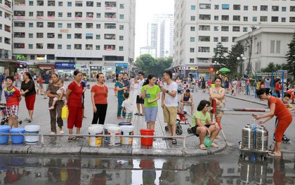 Nước sạch sông Đà nhiễm dầu, hàng vạn hộ dân nơi nào đang sử dụng?