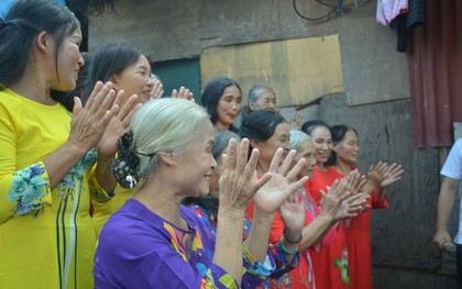 Ngày 20/10 đặc biệt của những phận người phụ nữ nghèo khổ trong xóm trọ tồi tàn ở Hà Nội