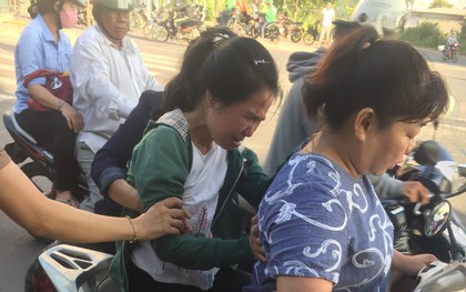 TP.HCM: Chồng bị xe đâm tử vong trên đường đi làm, vợ khóc ngất tại hiện trường