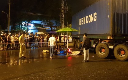 Trên đường đi làm ca đêm, nam công nhân 23 tuổi chết thảm dưới bánh xe container