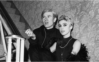 Edie Sedgwick - nàng "It girl" nổi loạn và quyến rũ chết người nhưng chỉ vì phản bội tay đạo diễn quyền lực mà nhận kết cục bi thảm