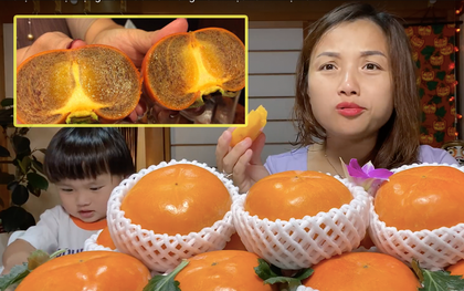 Ai ngờ trái hồng đen kỳ lạ trong vlog mới của Quỳnh Trần JP lại là loại quả dành cho giới thượng lưu Nhật Bản, giá cắt cổ mà vẫn hết hàng