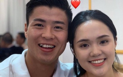Đáng yêu như Duy Mạnh: Tự đăng ảnh chứng minh có tướng phu thê nhưng cũng không quên "cà khịa" bạn gái