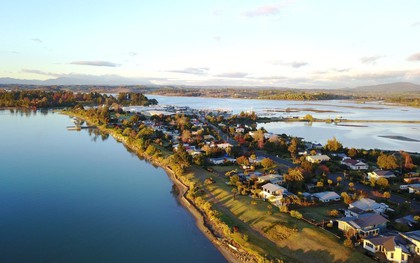 Giải mã tên gọi thành phố Nelson, New Zealand qua từ điển của du học sinh Việt