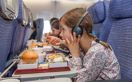 Đây là lí do vì sao đồ ăn trên máy bay luôn tạo cảm giác kém hấp dẫn hơn so với khi ở mặt đất