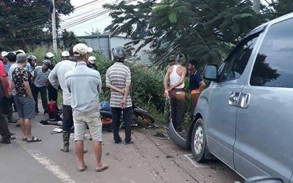 Bị ô tô hất văng 15m, hai thanh niên đi xe máy tử vong tại chỗ
