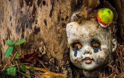 Khám phá con đường mòn tràn ngập búp bê "ma ám" không khác gì phim kinh dị, ai đi qua cũng phải rùng mình