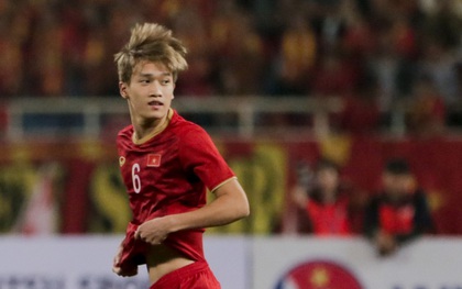 Tân binh gợi nhớ Xuân Trường với chiếc áo số 6 trong trận đấu ra mắt đội tuyển Việt Nam