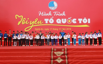 Gần 2.000 đoàn viên thanh niên tỉnh Nghệ An tham dự Hành trình “Tôi yêu Tổ quốc tôi”