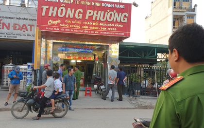 Bắt giữ 2 nghi can nổ súng cướp tiệm vàng ở Sài Gòn