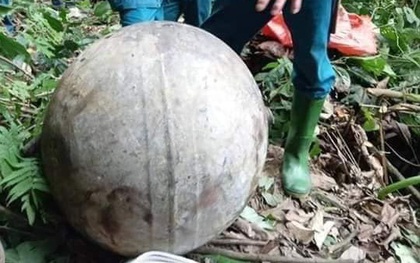 Người dân Tuyên Quang ngỡ ngàng phát hiện vật thể lạ rơi từ trên không xuống đất