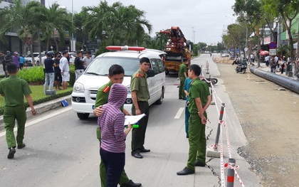 Vợ khóc ngất khi chồng bị xe bơm bê tông cán chết thảm trên đường mang cam cho con