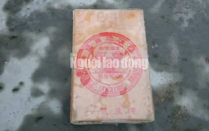 NÓNG: Hàng chục bánh heroin có chữ Trung Quốc trôi vào biển Quảng Nam