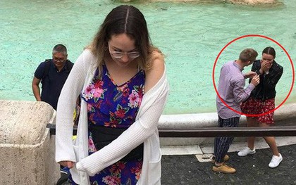 Đi du lịch châu Âu bị "photobomb", cô gái không tức giận mà còn quyết tìm ra danh tính cặp đôi kia