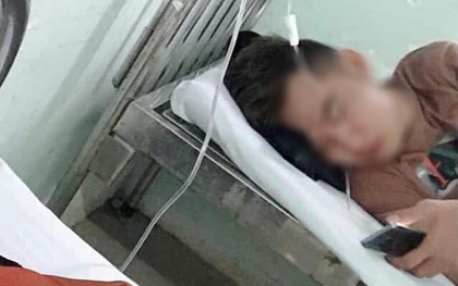 Nam thanh niên bị sốt vào bệnh viện, nằm bấm điện thoại rồi đột tử