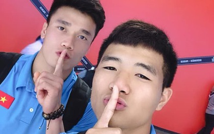 Đức Chinh tra tấn Tiến Dũng bằng giọng hát như hét, thủ thành quốc dân đáp trả bằng màn biểu diễn thảm họa chẳng kém