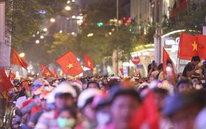 Cấm phương tiện lưu thông vào trung tâm Sài Gòn để người dân cổ vũ U22 Việt Nam đá chung kết Sea Games 30
