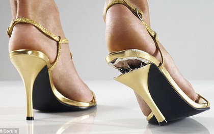 Đế giày có thể tiết lộ những vấn đề về sức khỏe, có 3 dấu hiệu bạn cần phải chú ý
