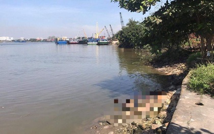 Phát hiện thi thể nam thanh niên nổi trên sông Sài Gòn, người có hình xăm, chân cụt 1 ngón
