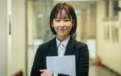 "Hắc Cẩu" của Seo Hyun Jin: Không cần drama vẫn khiến khán giả “stress” vì bóc phốt nền giáo dục Hàn quá chân thật