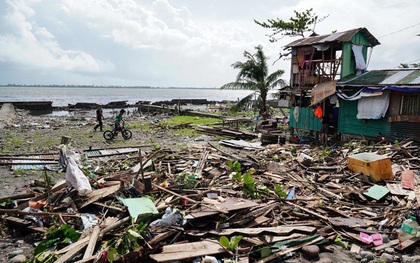 Bão Phanfone đổ bộ Philippines, ít nhất 24 người thiệt mạng