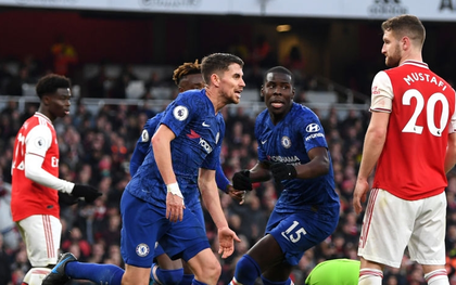 Thủ môn tấu hài cực mạnh, Arsenal ngậm ngùi thua ngược Chelsea trong trận derby thủ đô nước Anh
