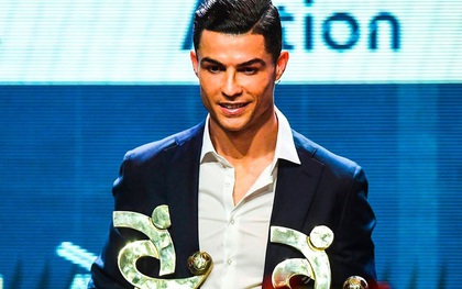 Đồng đội của Ronaldo tố Real Madrid "gây ảnh hưởng" khiến anh mất Quả bóng Vàng