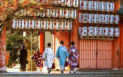 Không đón Tết âm lịch nhưng người Nhật vẫn giữ phong tục khá giống người Việt, vai trò của phụ nữ cực quan trọng