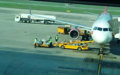 Kỷ luật các nhân viên ném hành lý ký gửi của hành khách ở Sân bay quốc tế Đà Nẵng