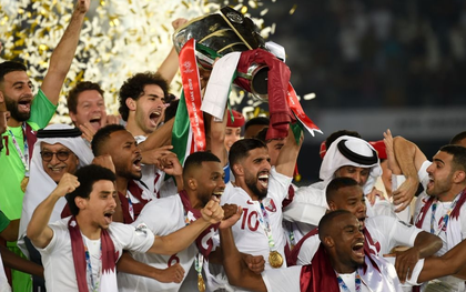 Khoảnh khắc tân vương Qatar hãnh diện nâng cao cúp vô địch, khép lại hành trình Asian Cup 2019 không thể quên