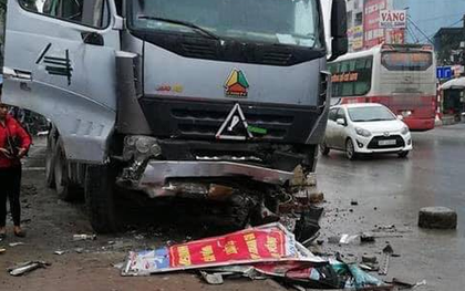 Hà Nội: Đang ngồi trong taxi chờ bắt khách, tài xế tử vong thương tâm vì bị xe tải “điên” lao đến húc văng