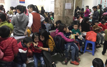 Cả nghìn trẻ em ở Bắc Ninh tiếp tục về Hà Nội xét nghiệm sán lợn