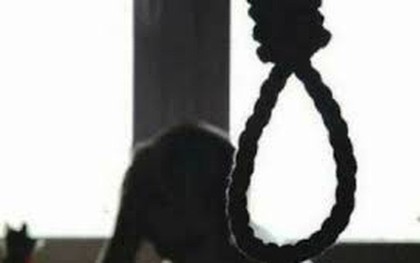 Cà Mau: Nhờ vợ đưa con đi học… thầy hiệu trưởng treo cổ tự tử tại nhà riêng
