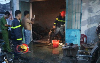 Đà Nẵng: Cháy nhà trong hẻm, cả xóm tá hỏa mang xô chậu đi dập lửa