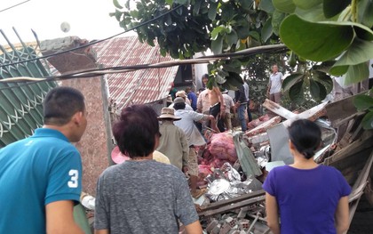 Đồng Nai: Nhiều người gào khóc khi xe tải tông sập hàng loạt nhà dân ven đường, 2 người chết