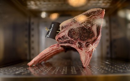 Thịt bò để lâu đến mức lên mốc hoá ra lại là "niềm tự hào" của nhiều nhà hàng steak nổi tiếng
