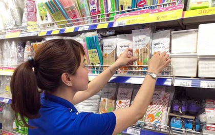 Một siêu thị ở Sài Gòn ngưng kinh doanh ống hút nhựa, thay bằng ống hút giấy và ống hút gạo