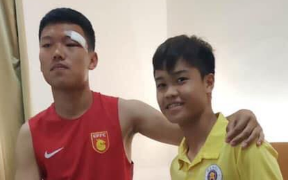 Sau sự cố đấm đối thủ, cầu thủ U17 Hà Nội tới tận phòng xin lỗi và nhận được sự tha thứ