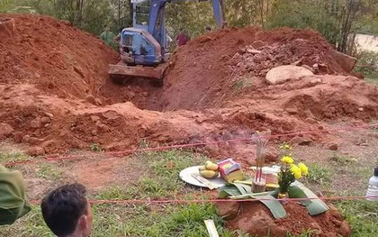 Thi thể phụ nữ cuốn chăn nằm dưới giếng hoang, nghi là người đã mất tích bí ẩn 2 tháng trước