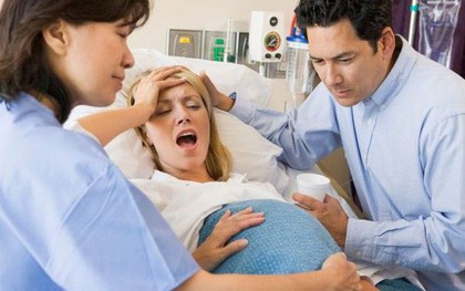 Một sản phụ phải cắt bỏ tử cung vì sinh con tại nhà
