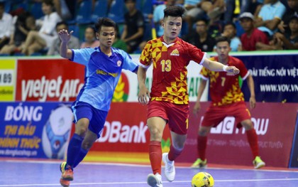 Cầu thủ futsal Việt Nam gặp tình huống trớ trêu khi bị CLB làm giả hợp đồng