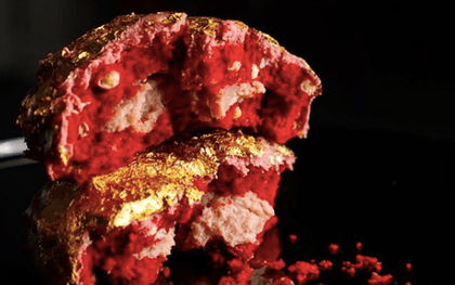 Golden Cookie: hết dát vàng, người ta lại cho cả "hồng ngọc" (ruby) và ngọc trai vào món ăn