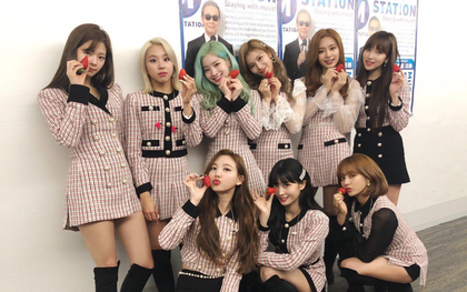 Thêm một kỉ lục bị IZ*ONE hạ bệ, liệu TWICE còn xứng danh "nữ hoàng bán đĩa" của thế hệ 3?